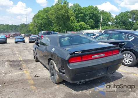 2014 Dodge Challenger Sxt z USA, uszkodzony, nr VIN 2C3CDYAG0EH111053